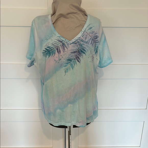 Time and Tru Tops - Time and Tru Green Blue Hand Painted V-Neck T-Shirt